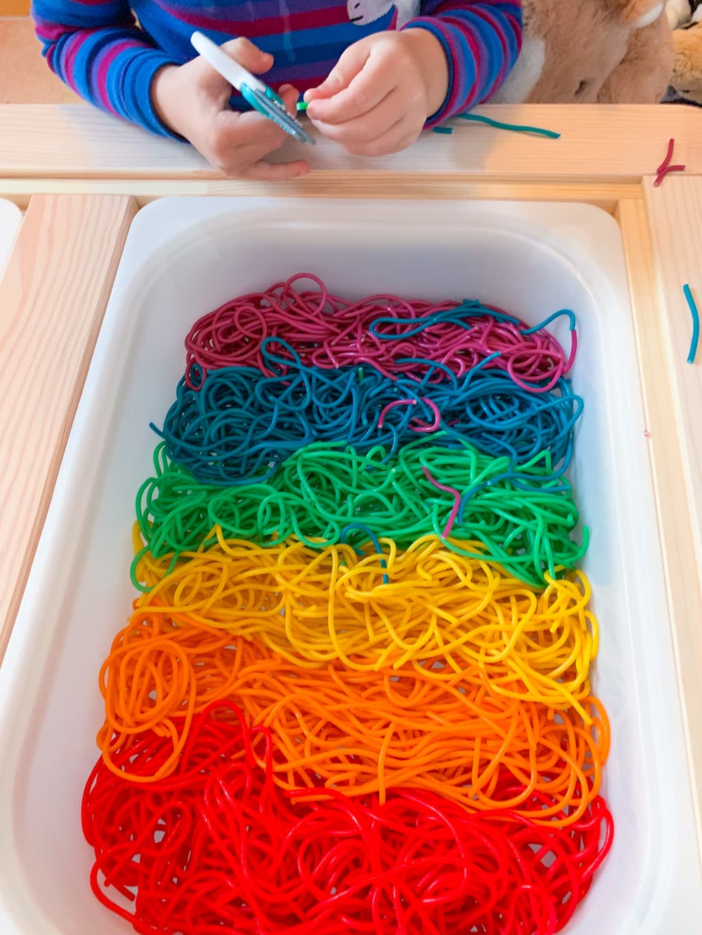 Rainbow Pasta Cutting - DIY - Playgarden Online